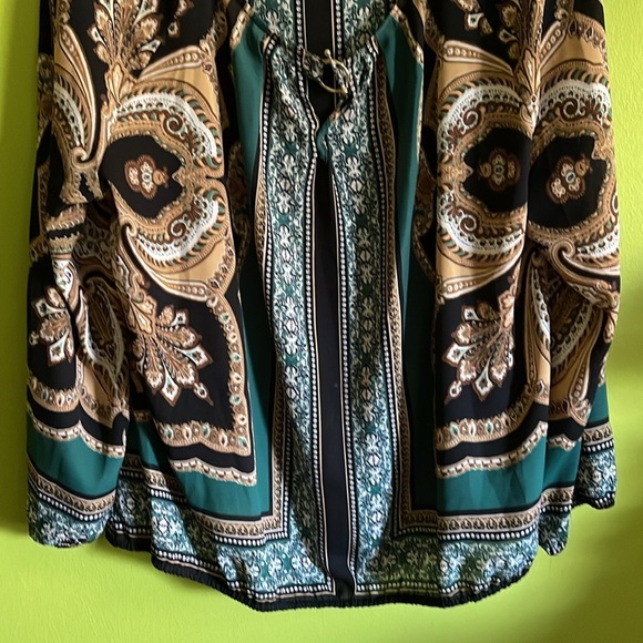 New York & Company Multicolor Romanesque Print Contemporary Flowy Blouse Size XL - Picture 3 of 7